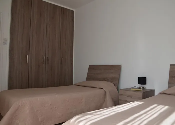 Surf & Sun Holiday Apartmán Lemesos