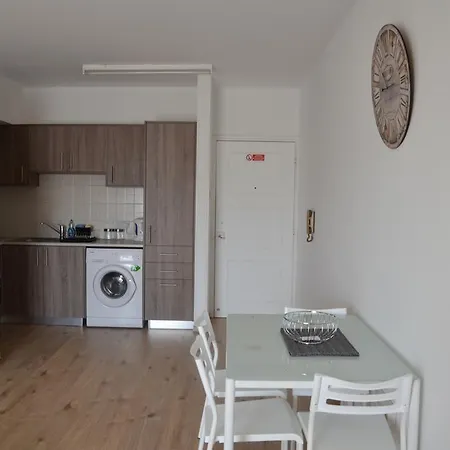 Daire Surf & Sun Holiday Limasol