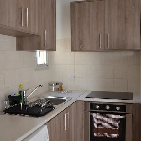 Surf & Sun Holiday Daire Limasol